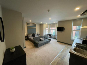 CV1 City Stays - Short & Long Term Serviced Apartment No 4